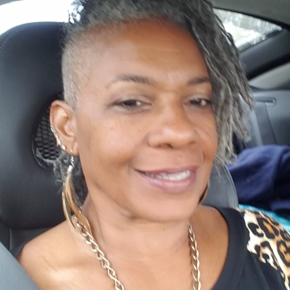 Meet your Posher, Tanya - Picture 1 of 1